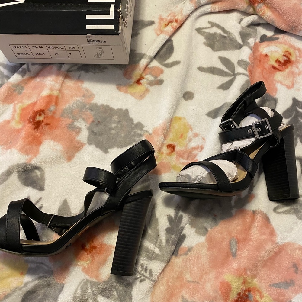 New Black Heels - Picture 2 of 5